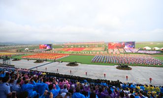 群眾行進(jìn)表演