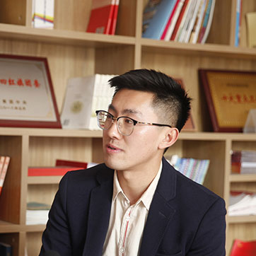 【青春的故事】&ldquo;鋼鐵人&rdquo;是怎樣煉成的？