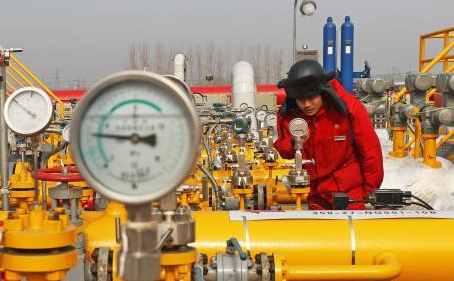 這個春節(jié)，他們留在工地和單位過年