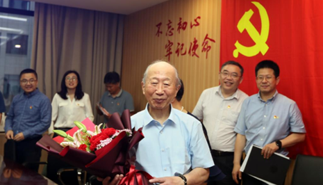 新黨員陳振新：&ldquo;雖已耄耋，紅心向黨！&rdquo;