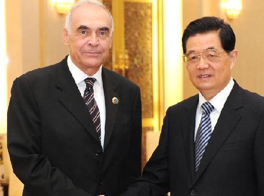 胡錦濤會(huì)見(jiàn)埃及總統(tǒng)特使、外長(zhǎng)阿姆魯