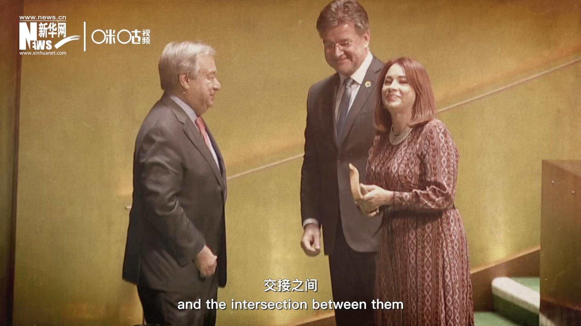 一起一落，交接之間，除了莊嚴(yán)的儀式感，更是使命的傳承。