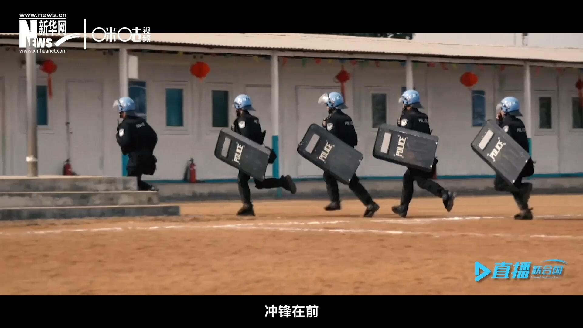 有這樣一支隊伍，他們不畏艱險，沖鋒在前，頭戴藍盔，為和平而戰(zhàn)，他們的名字叫做聯(lián)合國維和部隊。