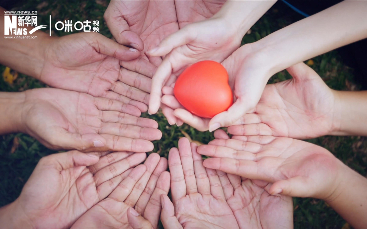 我們不僅要關(guān)注身體健康，更應(yīng)關(guān)注心理健康