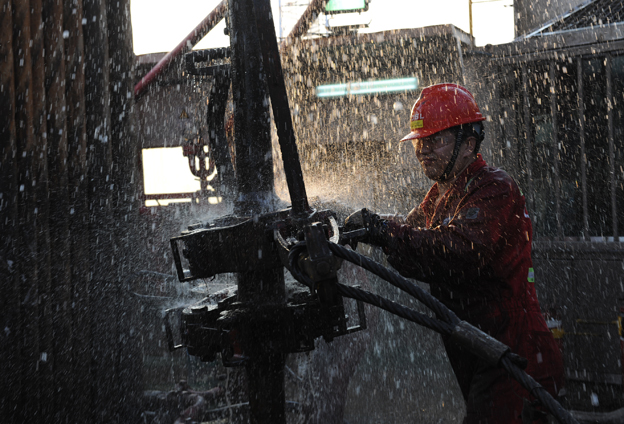 海上作業(yè)更多時(shí)刻是艱苦和孤獨(dú)。