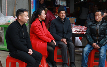 克難，帶領(lǐng)村民改變家鄉(xiāng)落后面貌