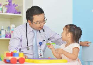 加強兒科醫(yī)生、助產(chǎn)士等緊缺人才培養(yǎng)