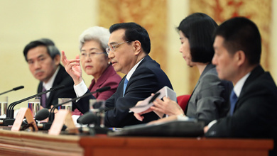 李克強(qiáng)總理與中外記者見面