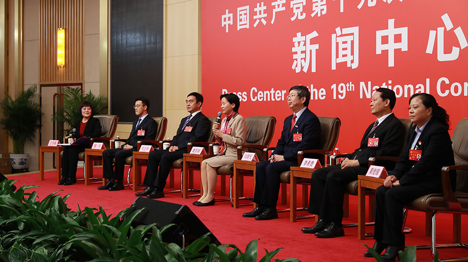 集體采訪(fǎng)活動(dòng)現(xiàn)場(chǎng)