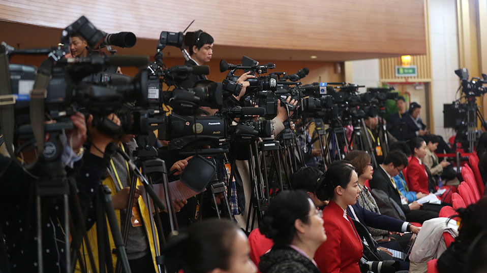 集體采訪(fǎng)活動(dòng)現(xiàn)場(chǎng)