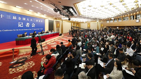 政協(xié)委員就&ldquo;促進(jìn)民營(yíng)經(jīng)濟(jì)高質(zhì)量發(fā)展&rdquo;答記者問