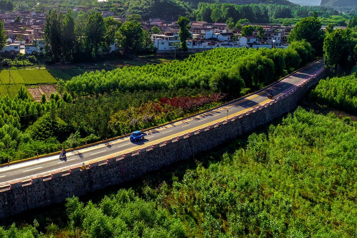 新華社社評(píng)：以?xún)?yōu)異成績(jī)迎接新中國(guó)成立70周年