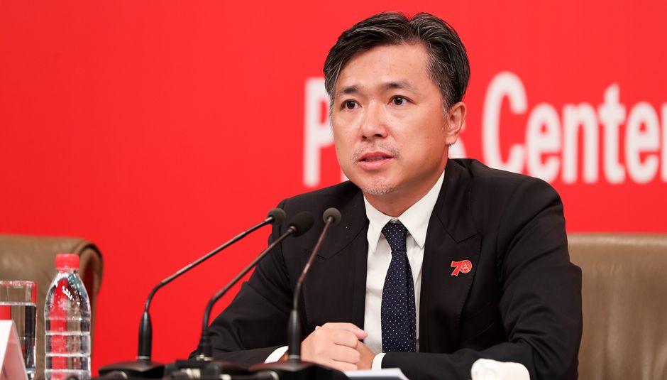 群眾游行總導(dǎo)演、北京師范大學(xué)藝術(shù)與傳媒學(xué)院副院長肖向榮介紹情況