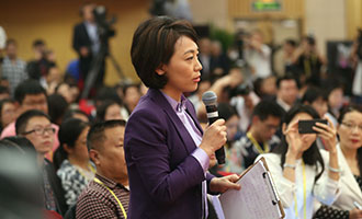 中央電視臺、中國國際電視臺記者提問