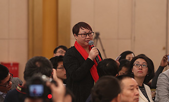 俄羅斯金磚電視臺、阿爾法電視臺記者提問