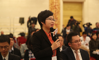 團結報記者提問