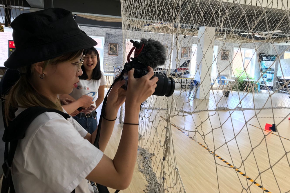 &ldquo;夢(mèng)想之旅&rdquo;飛起來(lái) 臺(tái)灣青年走進(jìn)新華網(wǎng)無(wú)人機(jī)培訓(xùn)學(xué)院