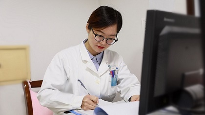 有才！這位女醫(yī)生自創(chuàng)說唱視頻，讓科普更&ldquo;接地氣&rdquo;