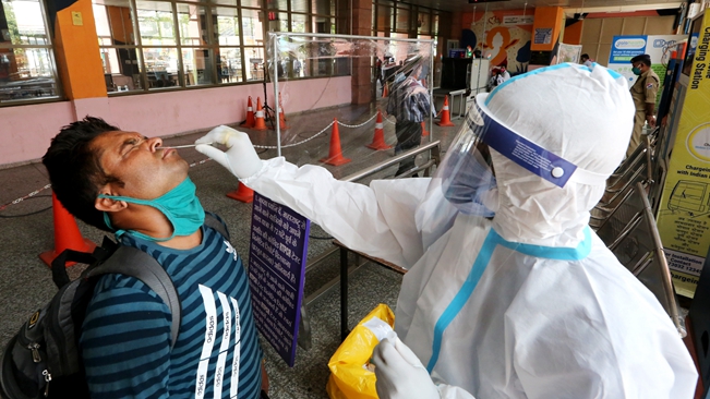 日增確診34萬6786例！印度疫情數(shù)據(jù)再創(chuàng)新高