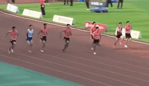 9秒98！蘇炳添創(chuàng)國內(nèi)男子百米最佳戰(zhàn)績