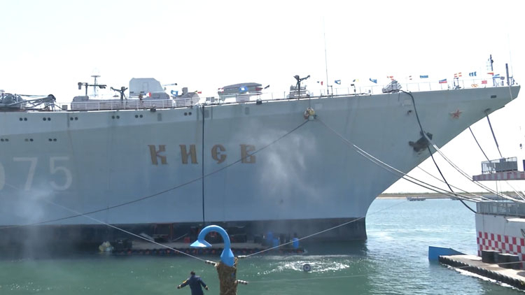 驚險(xiǎn)刺激！打卡國內(nèi)唯一的航母主題公園，讓到場游客大呼過癮