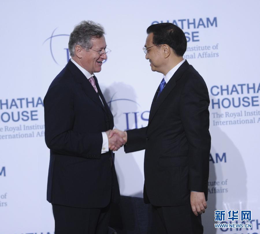  6月18日，國務(wù)院總理李克強在倫敦金融城市長官邸面向英國皇家國際問題研究所和國際戰(zhàn)略研究所兩大智庫發(fā)表題為《共建包容發(fā)展的美好世界》的演講。新華社記者 張鐸 攝 