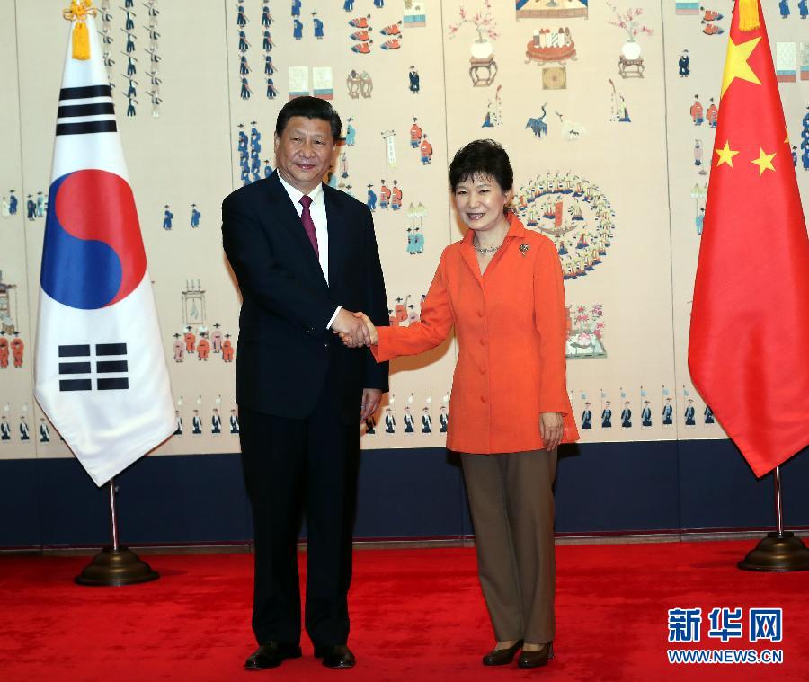 7月3日，國家主席習(xí)近平在首爾同韓國總統(tǒng)樸槿惠舉行會談。新華社記者 蘭紅光 攝