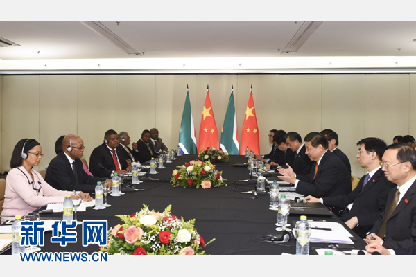 7月14日，國(guó)家主席習(xí)近平在巴西福塔萊薩會(huì)見南非總統(tǒng)祖馬。新華社記者 李學(xué)仁 攝