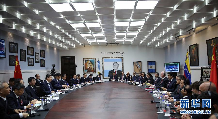 當(dāng)?shù)貢r間7月20日，國家主席習(xí)近平在加拉加斯同委內(nèi)瑞拉總統(tǒng)馬杜羅舉行會談。 新華社記者蘭紅光攝 