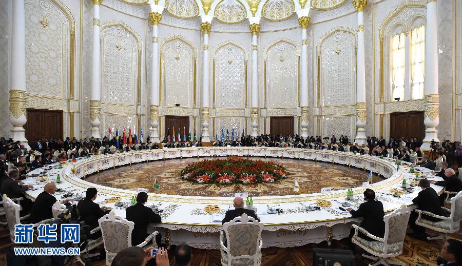 9月12日，上海合作組織成員國(guó)元首理事會(huì)第十四次會(huì)議在塔吉克斯坦首都杜尚別舉行。國(guó)家主席習(xí)近平出席會(huì)議并發(fā)表重要講話。新華社記者馬占成攝 