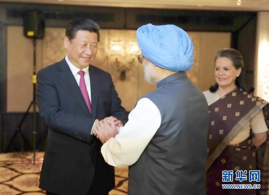 9月19日，國家主席習近平在新德里會見印度國大黨主席索尼婭&middot;甘地和前總理辛格。 新華社記者張鐸攝