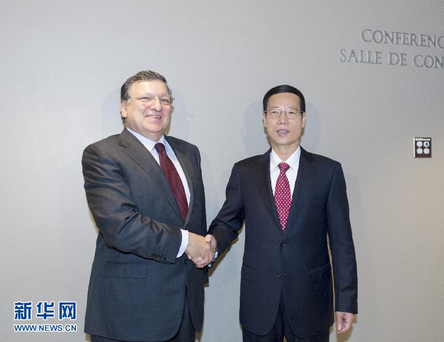 9月23日，正在紐約出席聯(lián)合國(guó)氣候峰會(huì)的國(guó)家主席習(xí)近平特使、國(guó)務(wù)院副總理張高麗在紐約聯(lián)合國(guó)總部會(huì)見歐盟委員會(huì)主席巴羅佐。新華社記者 王曄 攝 