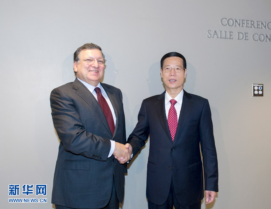 9月23日，正在紐約出席聯(lián)合國(guó)氣候峰會(huì)的國(guó)家主席習(xí)近平特使、國(guó)務(wù)院副總理張高麗在紐約聯(lián)合國(guó)總部會(huì)見(jiàn)歐盟委員會(huì)主席巴羅佐。新華社記者王曄攝 