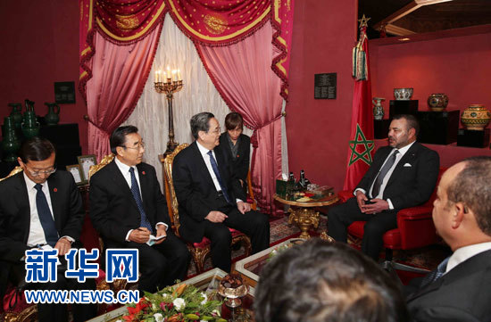 11月4日，中國全國政協(xié)主席俞正聲在非斯會見摩洛哥國王穆罕默德六世。 新華社記者 劉衛(wèi)兵 攝
