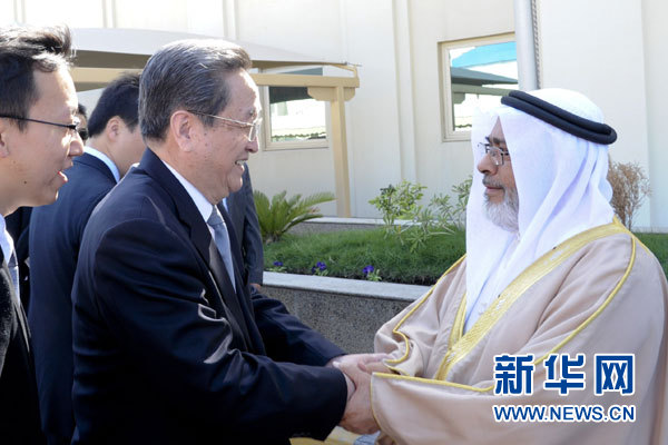 11月6日，正在巴林進(jìn)行正式友好訪問的全國政協(xié)主席俞正聲在麥納麥會(huì)見巴林國民議會(huì)議長兼眾議長扎赫拉尼。 新華社記者 張鐸 攝