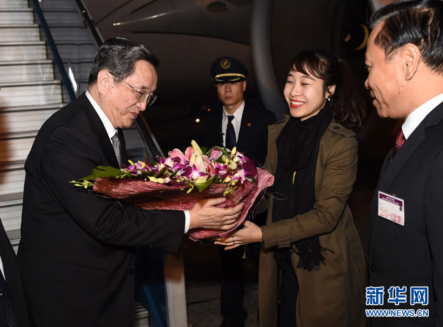12月25日至27日，中共中央政治局常委、全國政協(xié)主席俞正聲對越南進行正式訪問。這是12月25日，俞正聲抵達河內(nèi)，開始對越南進行正式訪問。 新華社記者馬占成攝
