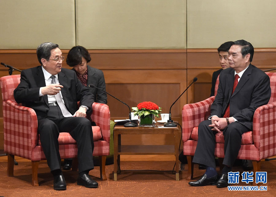 12月25日至27日，中共中央政治局常委、全國政協(xié)主席俞正聲對越南進行正式訪問。這是12月25日，俞正聲在河內(nèi)會見越共中央書記處常務(wù)書記黎鴻英。 新華社記者劉建生攝