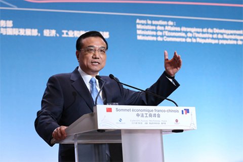 李克強總理2日在中法工商峰會演講時表示，中法建交50年來，兩國關(guān)系積累了寶貴經(jīng)驗，未來50年的中法關(guān)系將更燦爛輝煌。中國政府網(wǎng)