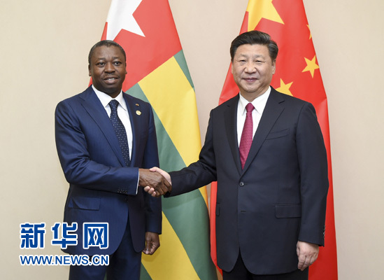 12月3日，國家主席習(xí)近平在約翰內(nèi)斯堡會(huì)見多哥總統(tǒng)福雷。新華社記者 謝環(huán)馳 攝 