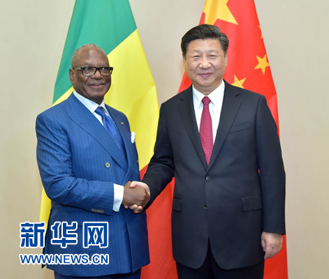 12月3日，國家主席習近平在約翰內(nèi)斯堡會見馬里總統(tǒng)凱塔。新華社記者 李濤 攝 