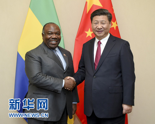 12月3日，國家主席習(xí)近平在約翰內(nèi)斯堡會(huì)見加蓬總統(tǒng)邦戈。新華社記者 謝環(huán)馳 攝 