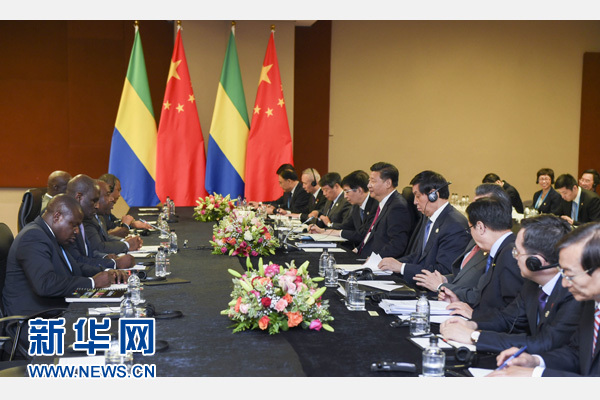 12月3日，國家主席習(xí)近平在約翰內(nèi)斯堡會(huì)見加蓬總統(tǒng)邦戈。新華社記者 謝環(huán)馳 攝 