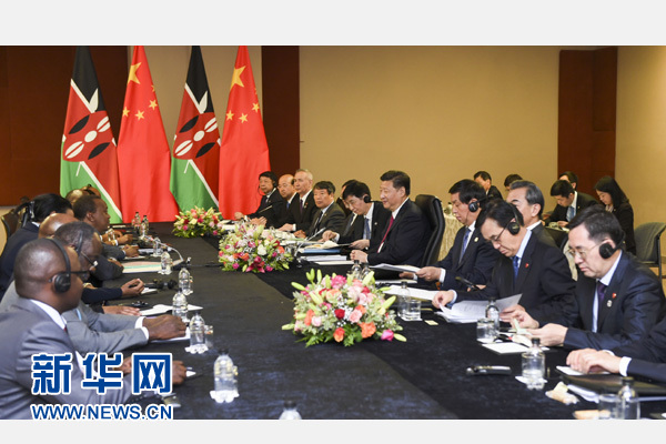 12月3日，國家主席習(xí)近平在約翰內(nèi)斯堡會見肯尼亞總統(tǒng)肯雅塔。新華社記者 謝環(huán)馳 攝