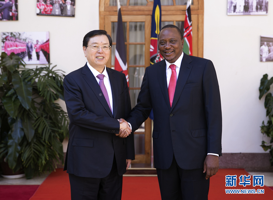 3月23日至26日，全國人大常委會委員長張德江對肯尼亞進(jìn)行正式友好訪問。這是3月24日，張德江在肯尼亞首都內(nèi)羅畢會見肯尼亞總統(tǒng)肯雅塔。 新華社記者馬占成攝
