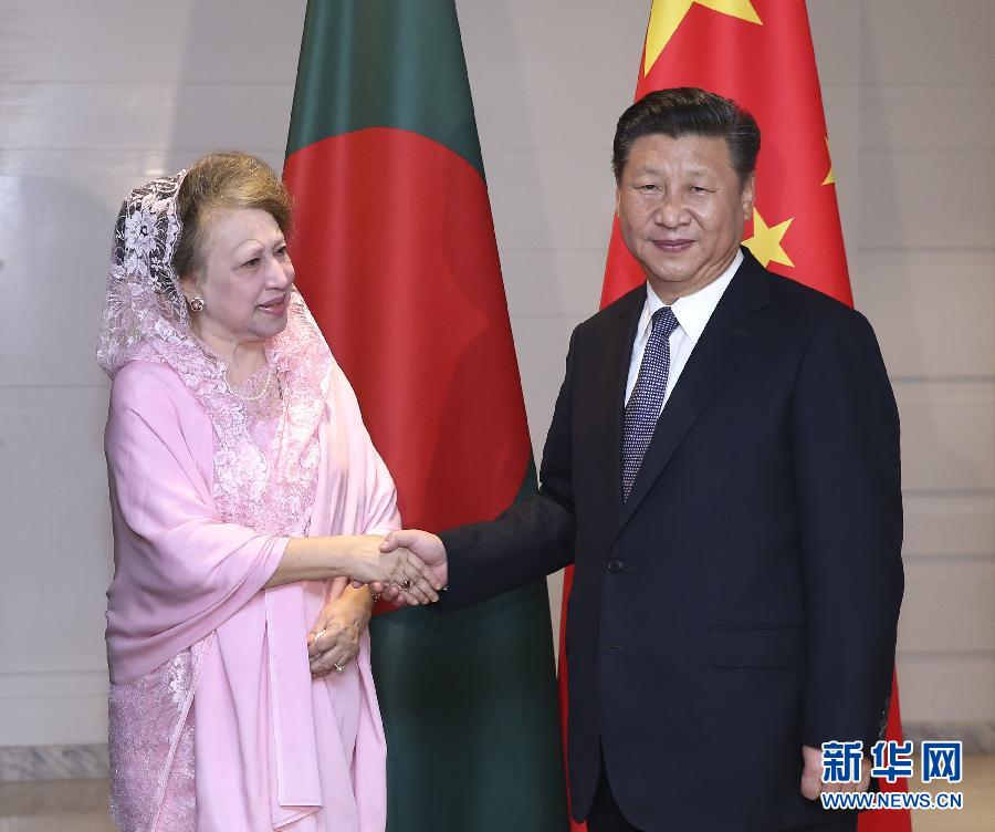 10月14日，國家主席習近平在達卡會見孟加拉國民族主義黨主席卡莉達&middot;齊亞。  新華社記者龐興雷攝 