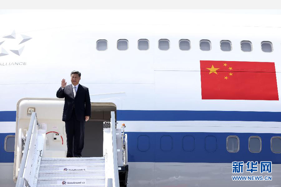 10月15日，國家主席習(xí)近平抵達(dá)印度果阿，應(yīng)印度總理莫迪邀請，出席金磚國家領(lǐng)導(dǎo)人第八次會晤。 新華社記者蘭紅光攝 