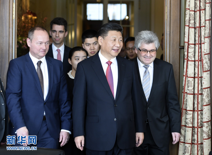 1月16日，國家主席習(xí)近平在伯爾尼會見瑞士聯(lián)邦國民院議長施塔爾和聯(lián)邦院議長比紹夫貝爾格。 新華社記者 謝環(huán)馳 攝