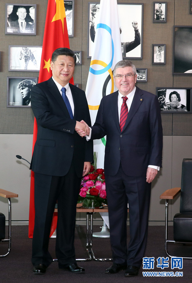 1月18日，國家主席習近平在瑞士洛桑國際奧林匹克博物館會見國際奧林匹克委員會主席巴赫。 新華社記者 姚大偉 攝
