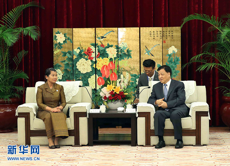 6月11日，中共中央政治局常委、中央書記處書記劉云山在福州會(huì)見來華出席金磚國(guó)家政黨、智庫(kù)和民間社會(huì)組織論壇的柬埔寨人民黨中央常委、副首相梅森安。新華社記者劉衛(wèi)兵攝