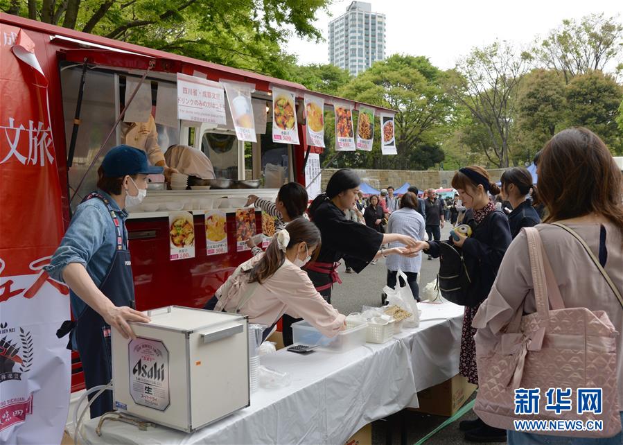 (國際·圖文互動)(1)“麻辣革命”讓日本人品味舌尖上的四川